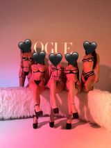 Миниатюра Индивидуалка Подружки Фестивальный Фотография 