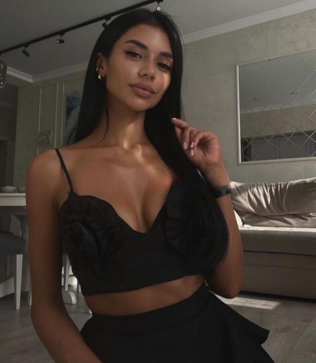 Индивидуалка Рихана Фестивальный